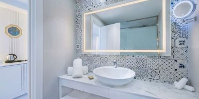 Guest bathroom at Hilton Skanes Monastir Beach Resort.