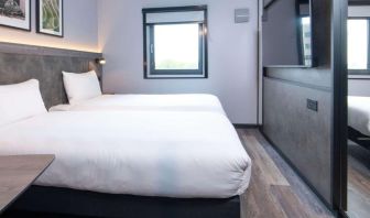 Day use twin room at Ibis London Gatwick Airport Hotel.