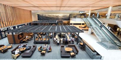 One of the 4 restaurants at Hyatt Regency Chicago.