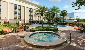 Hot tub beside the pool at Hampton Inn By Hilton Fort Lauderdale-Cypress Creek.