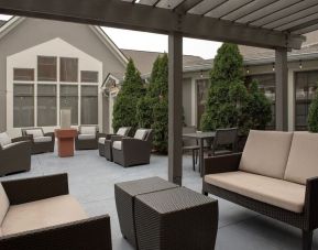 Picnic area perfect for coworking at Residence Inn Kansas City Overland Park.