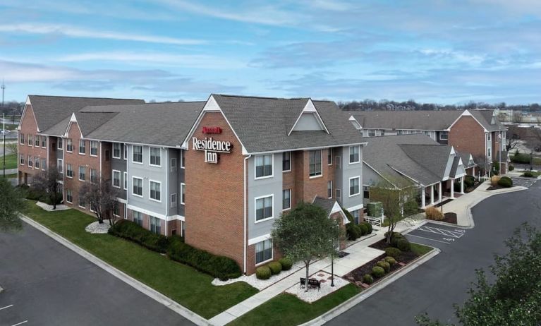 Hotel exterior at Residence Inn Kansas City Overland Park.