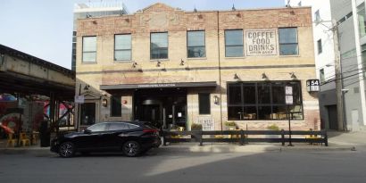 Hotel exterior at The Chicago Hotel Collection River North.