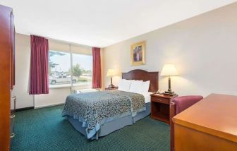 Day use room with work desk at Blue Way Inn & Suites Wichita East.