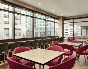 Dining area perfect for coworking at Home2 Suites By Hilton Chicago River North.
