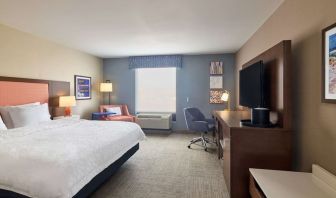 Day use room with work desk at Hampton Inn & Suites Providence/Smithfield.
