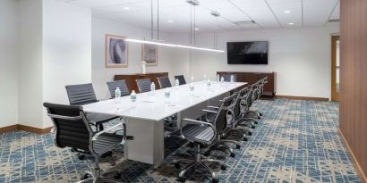 Professional meeting room at Hampton Inn Philadelphia Center City - Convention Center.