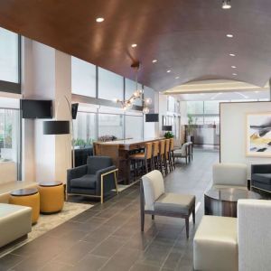 Lobby and coworking lounge at Hampton Inn Philadelphia Center City - Convention Center.