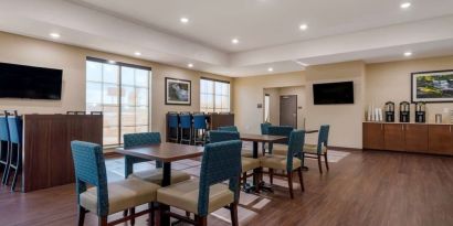 Breakfast area perfect for coworking at Comfort Inn & Suites Mankato.