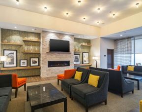 Lobby and coworking lounge at Hampton Inn Chicago North/Loyola Station.