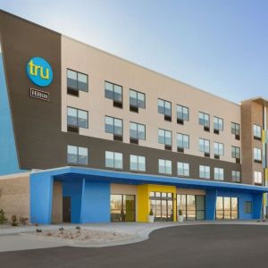 Hotel exterior at Tru By Hilton Milwaukee Brookfield.