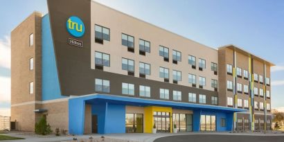 Hotel exterior at Tru By Hilton Milwaukee Brookfield.