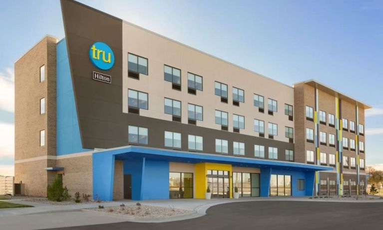 Hotel exterior at Tru By Hilton Milwaukee Brookfield.