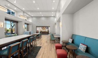 Breakfast area perfect for coworking at Hampton Inn & Suites Phoenix/Gilbert.