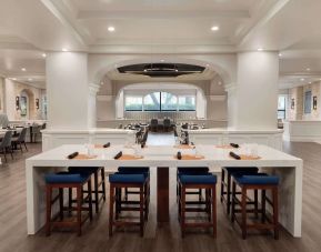 Dining area perfect for coworking at Hilton Dallas Lincoln Centre.