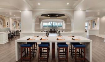 Dining area perfect for coworking at Hilton Dallas Lincoln Centre.