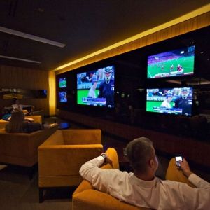 One of the 4 bars at Hilton Anatole.