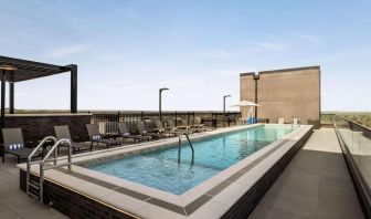 Rooftop wimming pool at Hilton BNA Nashville Airport Terminal.
