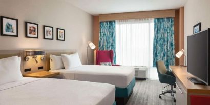 Day use twin room with workdesk at Hilton Garden Inn Nashville West End Avenue.