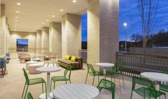 Outdoor seating area at Hilton Garden Inn Nashville West End Avenue.