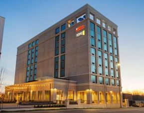 Exterior view of Hilton Garden Inn Nashville West End Avenue.