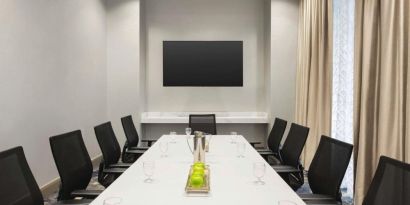 Professional meeting room at Hilton Garden Inn Nashville West End Avenue.