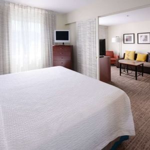 Day use suite with lounge area at Sonesta ES Suites Dallas Medical Market Center.