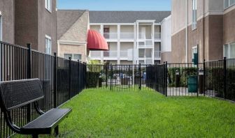 Outdoor patio at Sonesta ES Suites Dallas Medical Market Center.