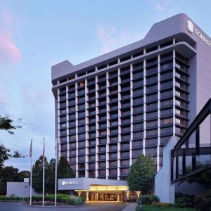 Exterior of Sonesta Nashville Airport.