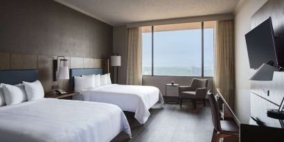 Bright and spacious day use twin room at Sonesta Nashville Airport.