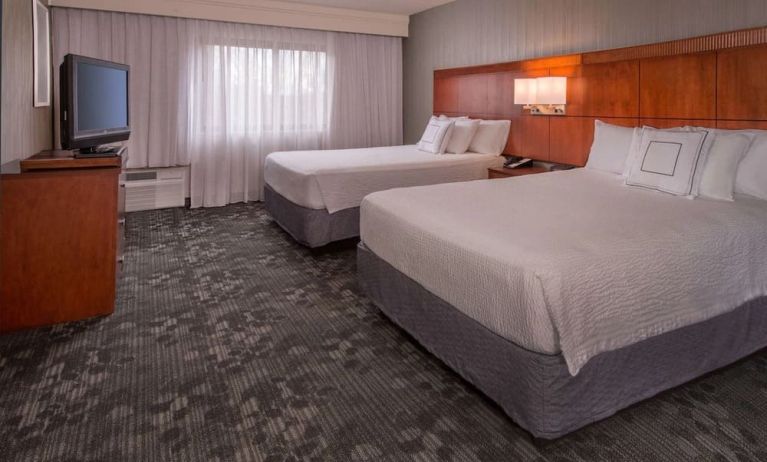 Bright and spacious day use twin room at Sonesta Select Columbia.