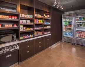 Convenience store at Sonesta Select Columbia.