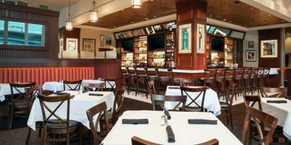 Hotel bar and dining area perfect for coworking at Hilton Garden Inn Washington DC/Georgetown Area.