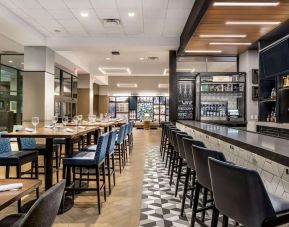 Dining area with comfortable seating at Sonesta Columbus Downtown.