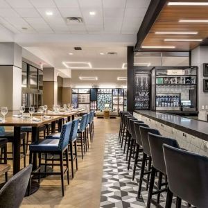 Dining area with comfortable seating at Sonesta Columbus Downtown.