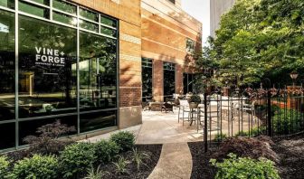 Hotel patio with seating area at Sonesta Columbus Downtown.