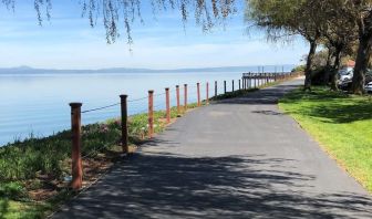 Hiking/biking trail at Embassy Suites By Hilton San Francisco Airport Waterfront.