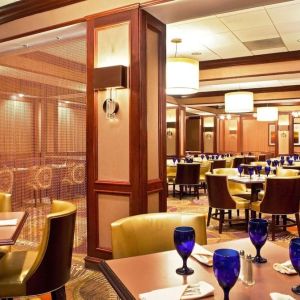 Dining area at Sonesta Atlanta Airport North.