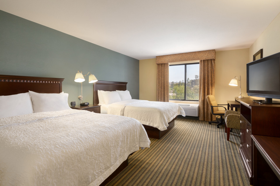 Hampton Inn & Suites Thousand Oaks, CA, Thousand Oaks - Book Day Rooms ...