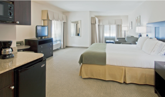 Holiday Inn Express & Suites Marathon