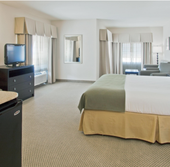 Holiday Inn Express & Suites Marathon