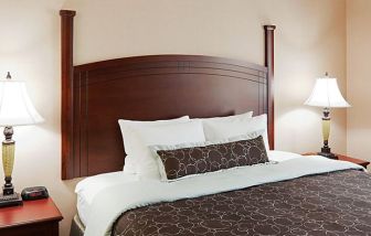 Staybridge Suites Oakville-Burlington, Oakville