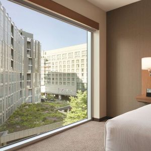 Day use room with natural light at Hyatt Place West End Georgetown.