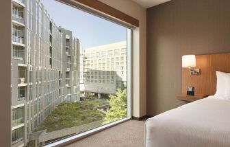 Day use room with natural light at Hyatt Place West End Georgetown.