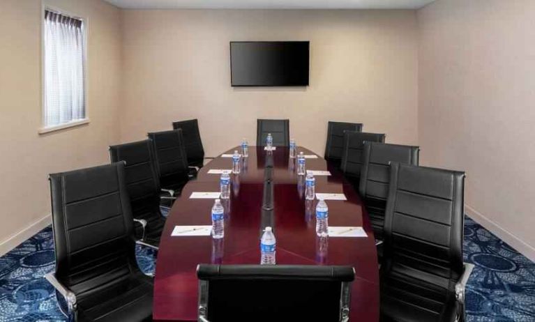 Comfortable meeting room at the DoubleTree by Hilton Cleveland Westlake.