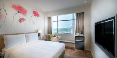 Comfortable queen guest room at the Hilton Garden Inn Kuala Lumpur Jalan Tuanku Abdul Rahman South.