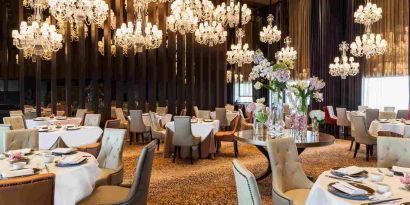 Beautiiful and elegant dining hall at the Hilton Singapore Orchard.