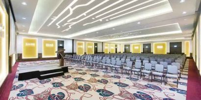 Spacious conference room perfect for every business meeting at the Hilton Ras Al Khaimah Beach Resort.