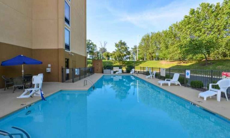 Large, outdoor swimming pool at Hampton Inn Hickory.