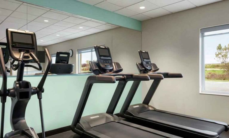 Equipped fitness center at Tru by Hilton Milwaukee Brookfield.